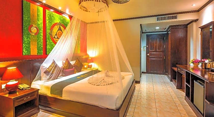 Tanawan Phuket Hotel