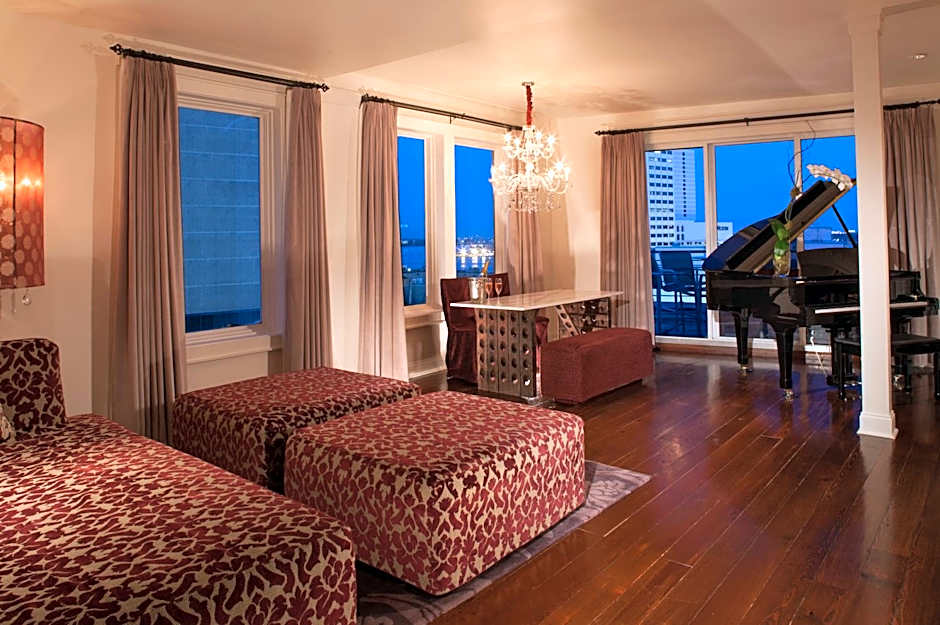 International House Hotel