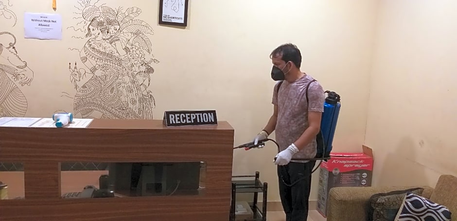 Dwivedi Hotels - Palace On Steps