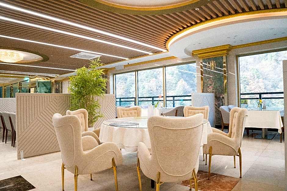 Taebaek Hotel