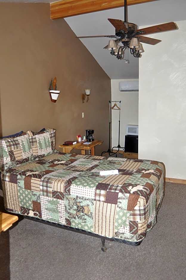 Nine Pines Motel