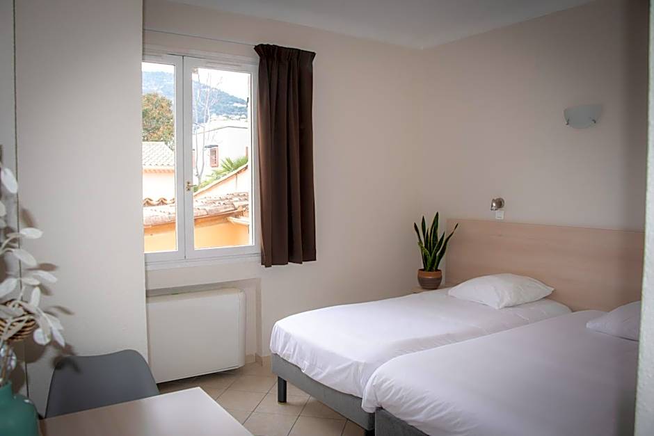 Hotel et Appartements Reine D'Azur