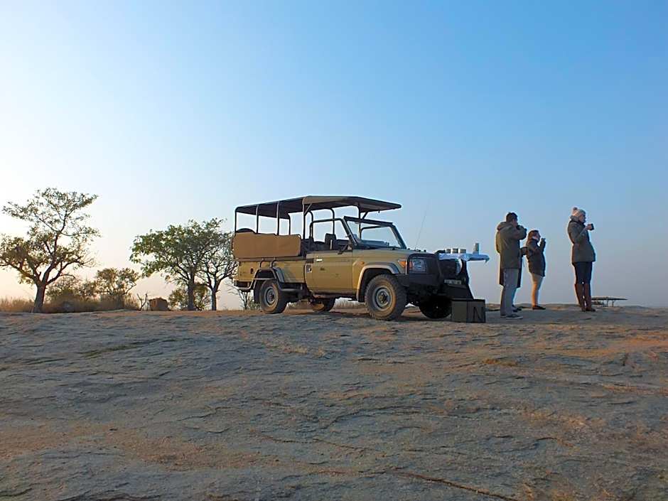 Rhino Post Safari Lodge