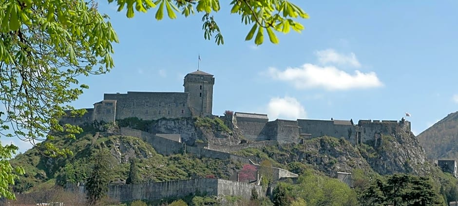 Hôtel Croix des Bretons - Lourdes Pyrénées