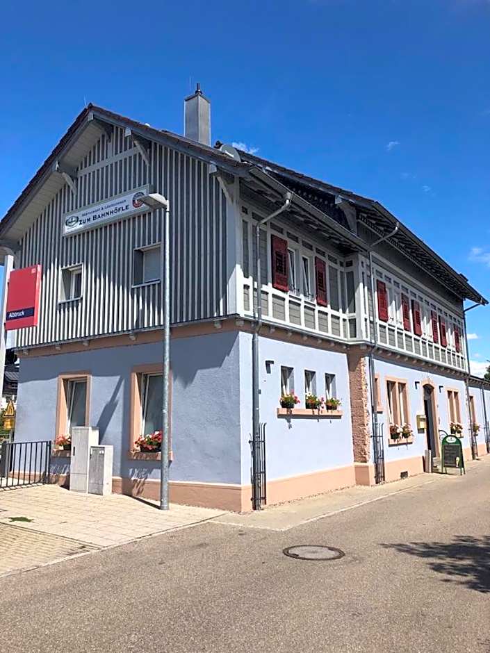 ZUM BAHNHÖFLE Restaurant & Hotel - Albbruck Am Rhein