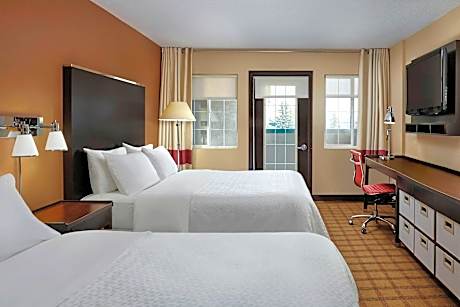 Queen Room with Two Queen Beds and Balcony