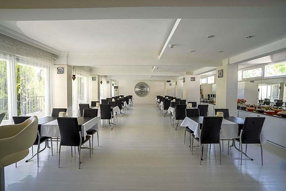 Ayapam Hotel