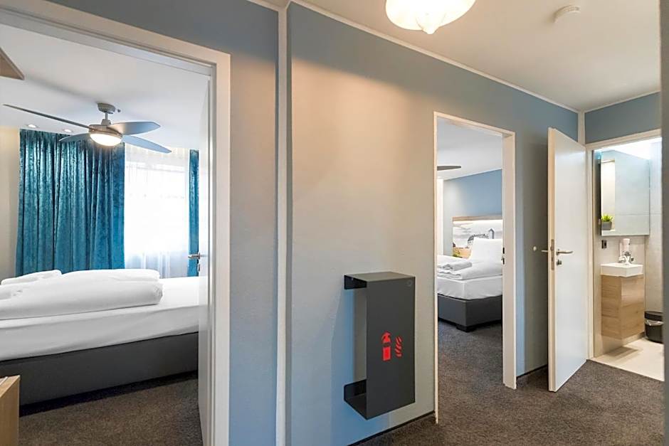 Riverview Apartments by dasPaul