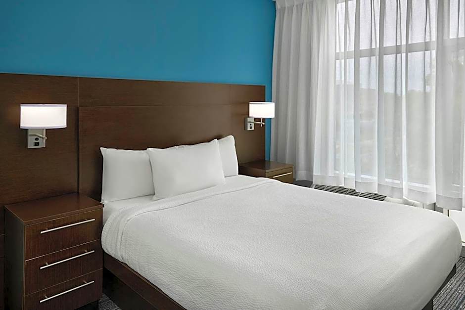 Foto 1 dari 11 — 1 Bedroom 1 Queen Bed with Sofabed Suite