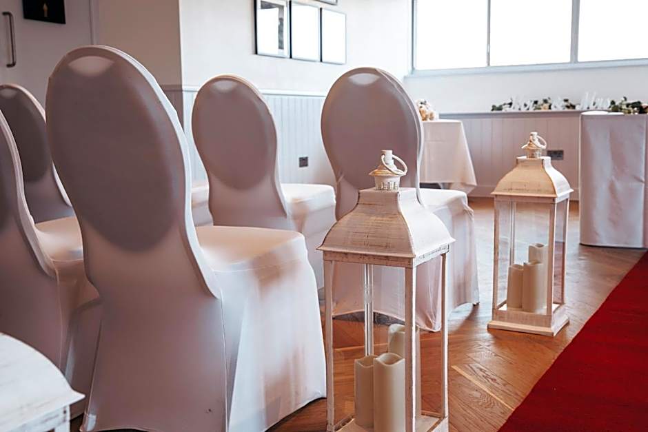 Tiverton Hotel Lounge & Venue