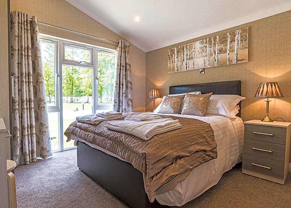 Woodhall Country Park Lodges