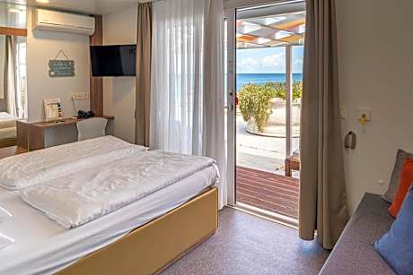 Superior Double Room - Beach Front