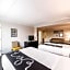 La Quinta Inn & Suites by Wyndham San Antonio Downtown