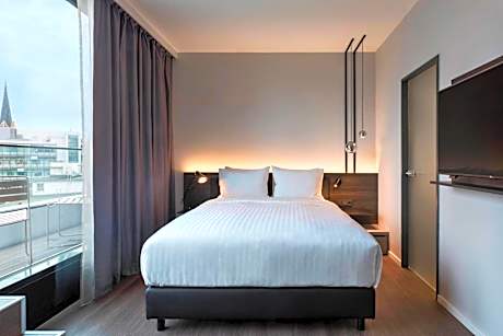 Studio with Terrace and City View