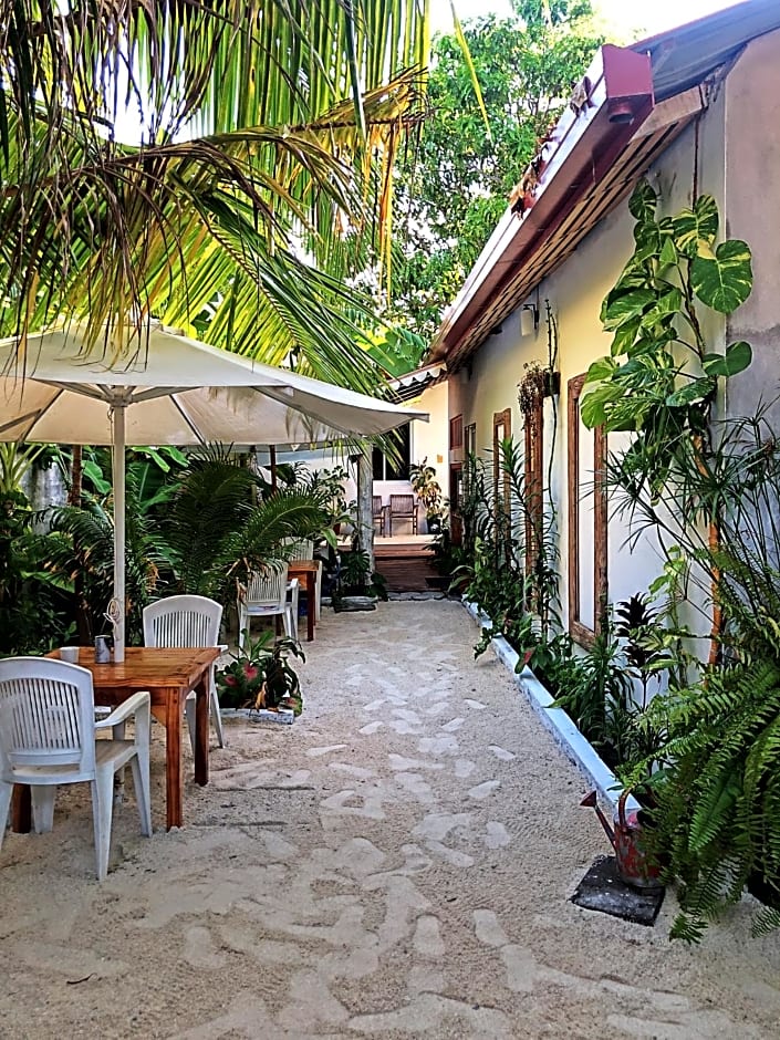 La Luna Boutique Dhangethi