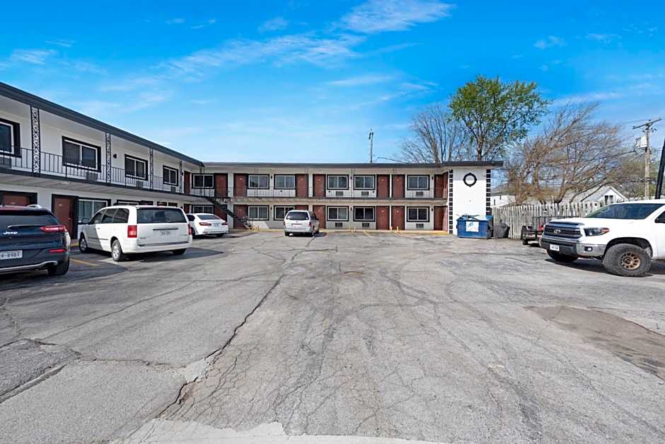 Broadway Inn