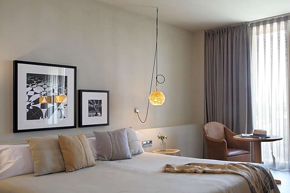 Foto 1 dari 5 — Triple Room