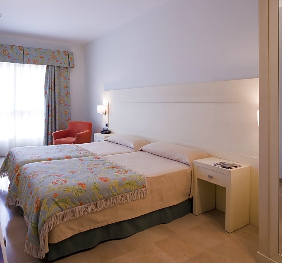 Hotel Puerto Juan Montiel & Spa & Base Náutica