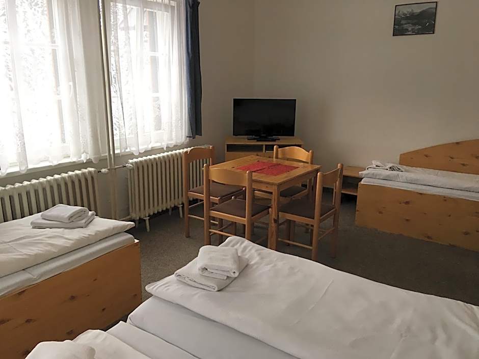 Hotel Tri Ruze