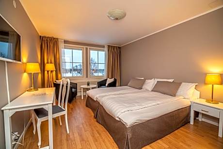 Twin Room with Balcony