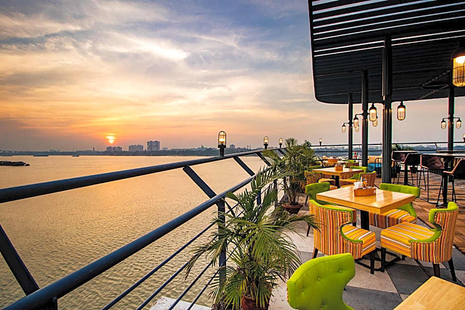 Polo Floatel Kolkata