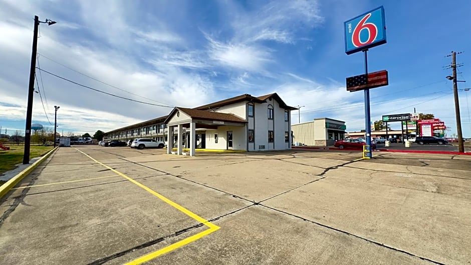 Motel 6-Dyersburg, TN