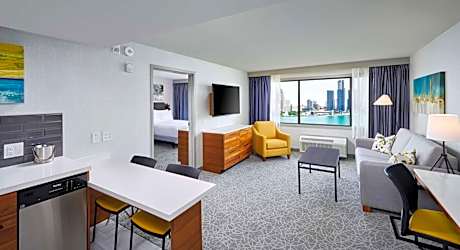 Queen Suite with Two Queen Beds - Mobility/Hearing Accessible