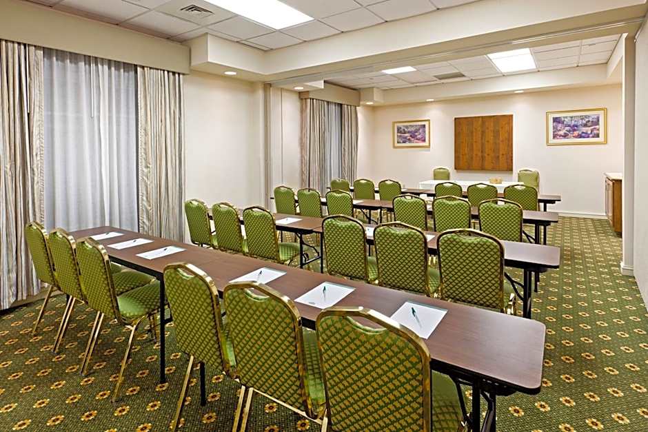 Country Inn & Suites by Radisson, Harrisburg West Mechanicsburg