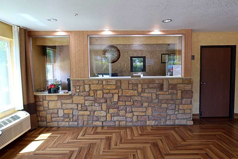 West Worth Inn & Suites White Settlement