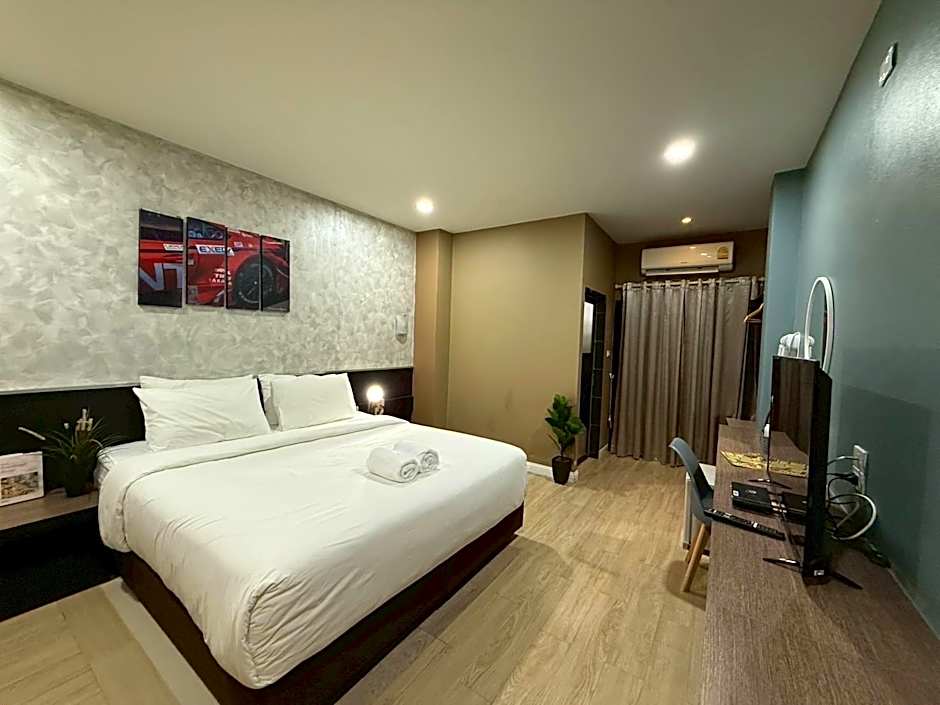 The S Hotel