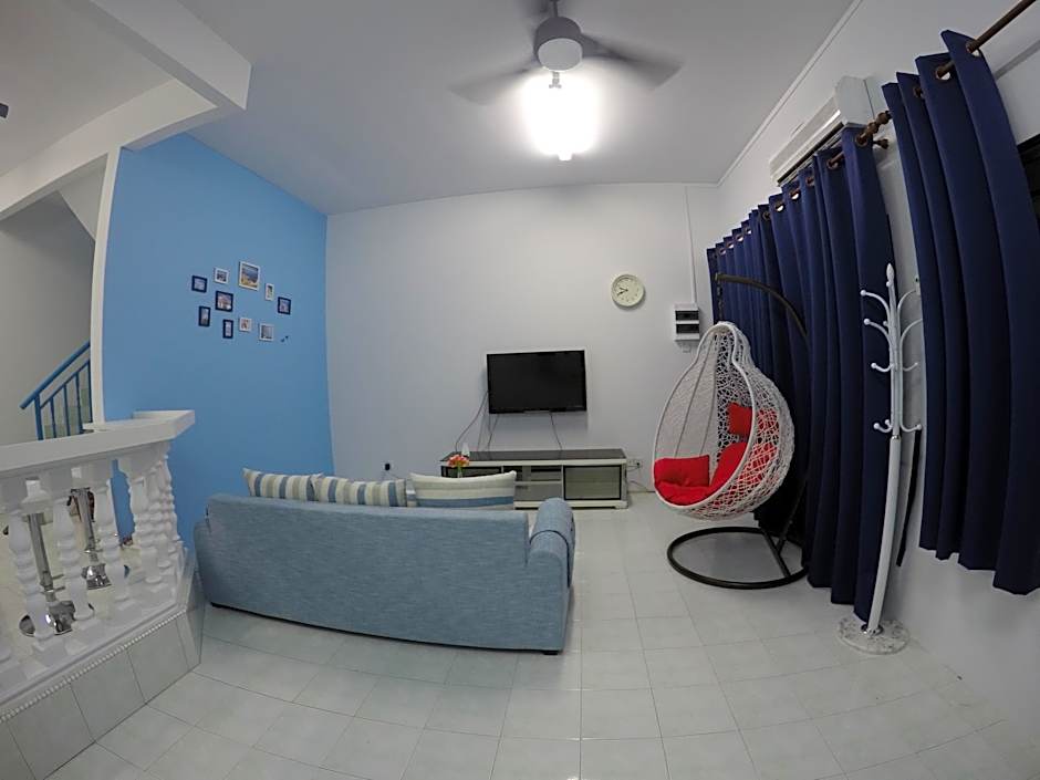 Little Blue House Kemaman Guesthouse