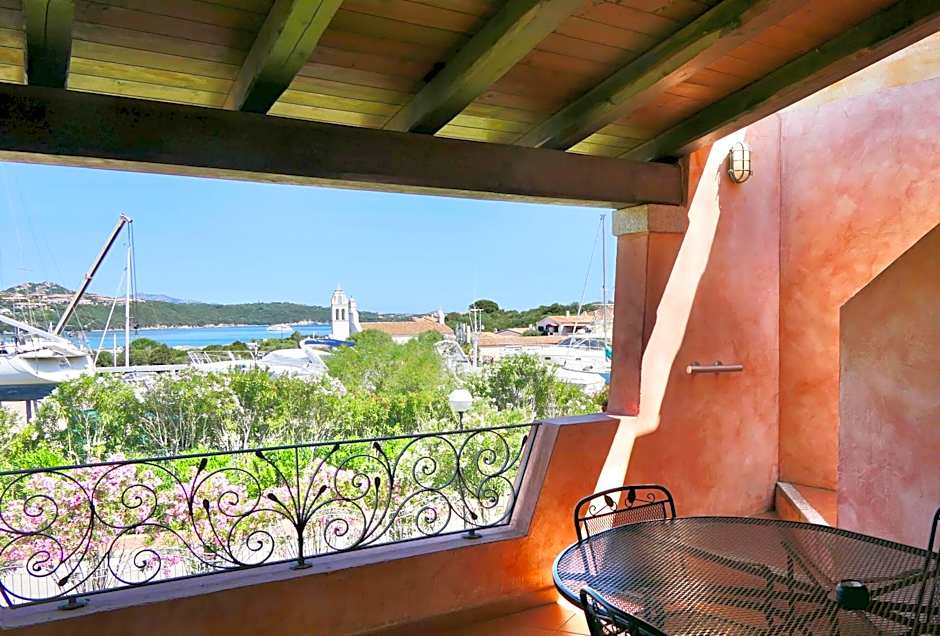 Residence with private beach in Marinella