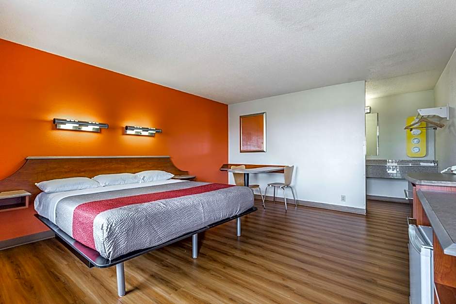 Motel 6-Mount Vernon, IL