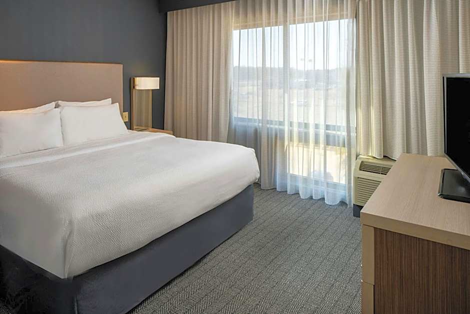 Courtyard by Marriott Jackson Airport/Pearl
