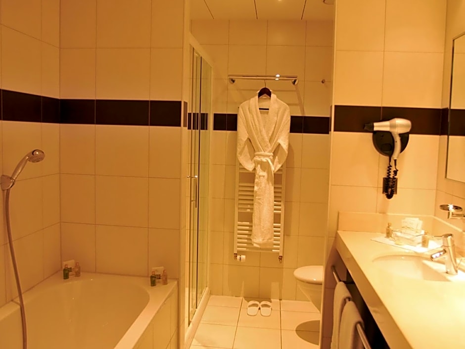 Airport Hotel Basel - Convenient & Friendly