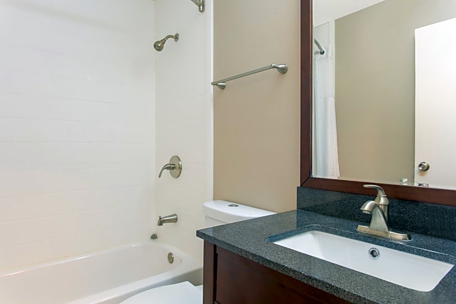 Super 8 by Wyndham Columbus Airport