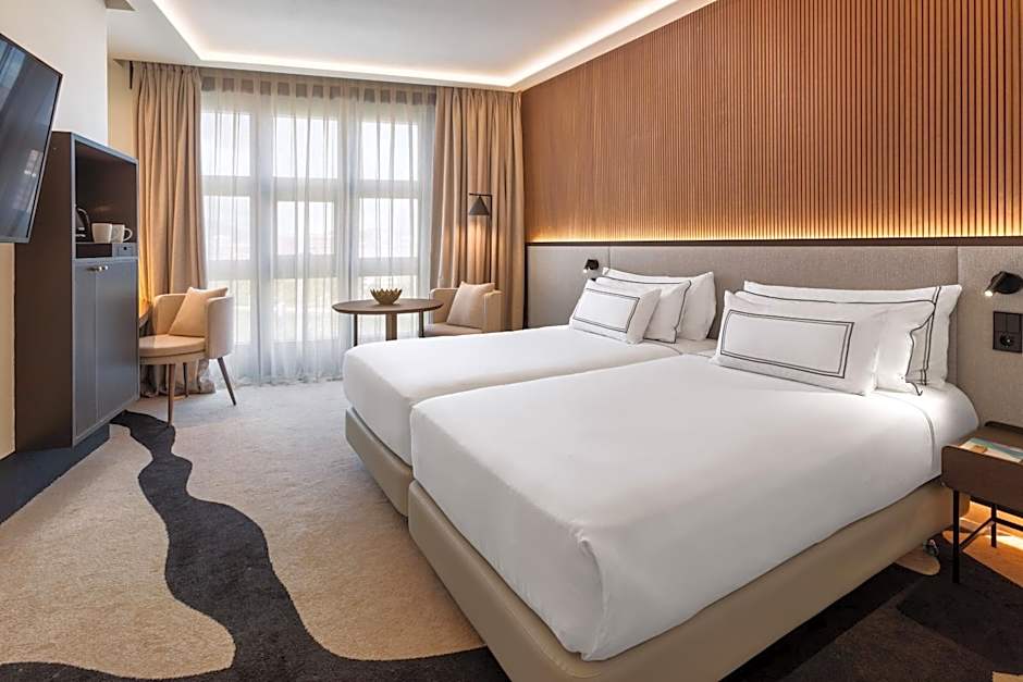 Photo 1 of 6 of Meliá Room