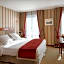 Rochester Champs-Elysees Hotel