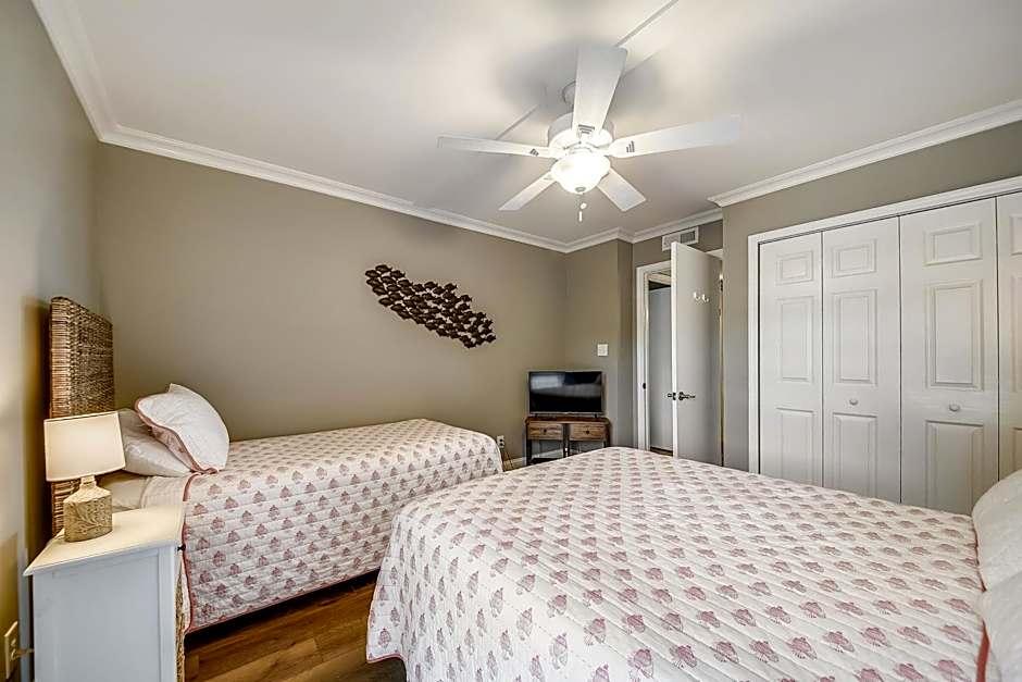 Shorewood Villa Unit 210
