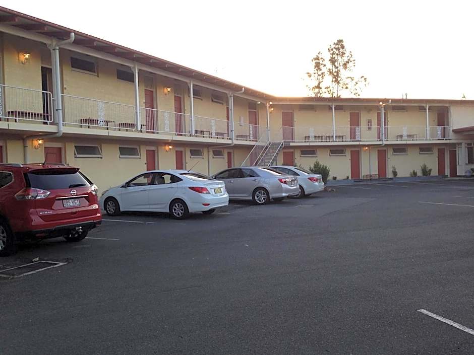 Riverview Motor Inn
