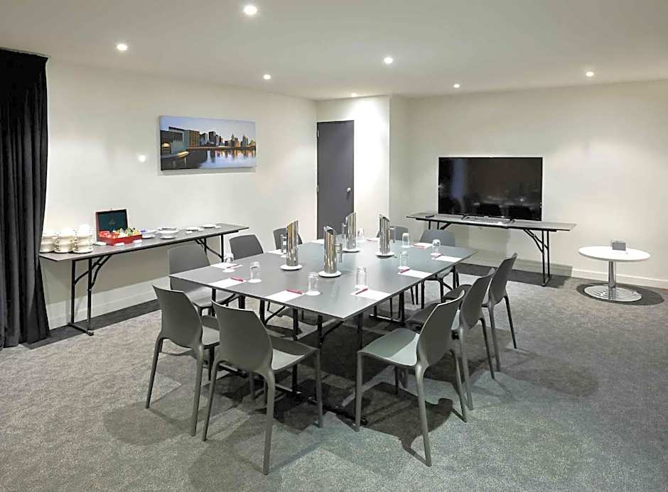 Mercure Melbourne Therry Street