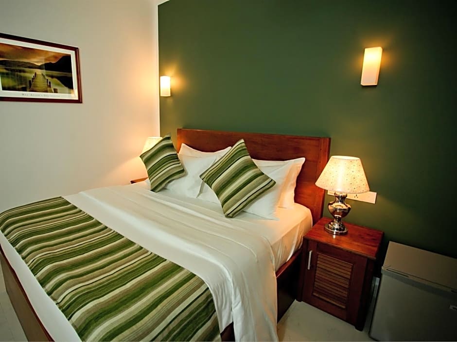 Hotel Travellers Nest