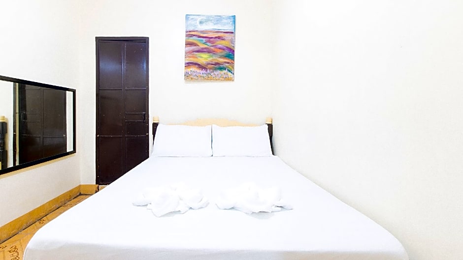 Golden Goddess Hotel Malasiqui Pangasinan by RedDoorz