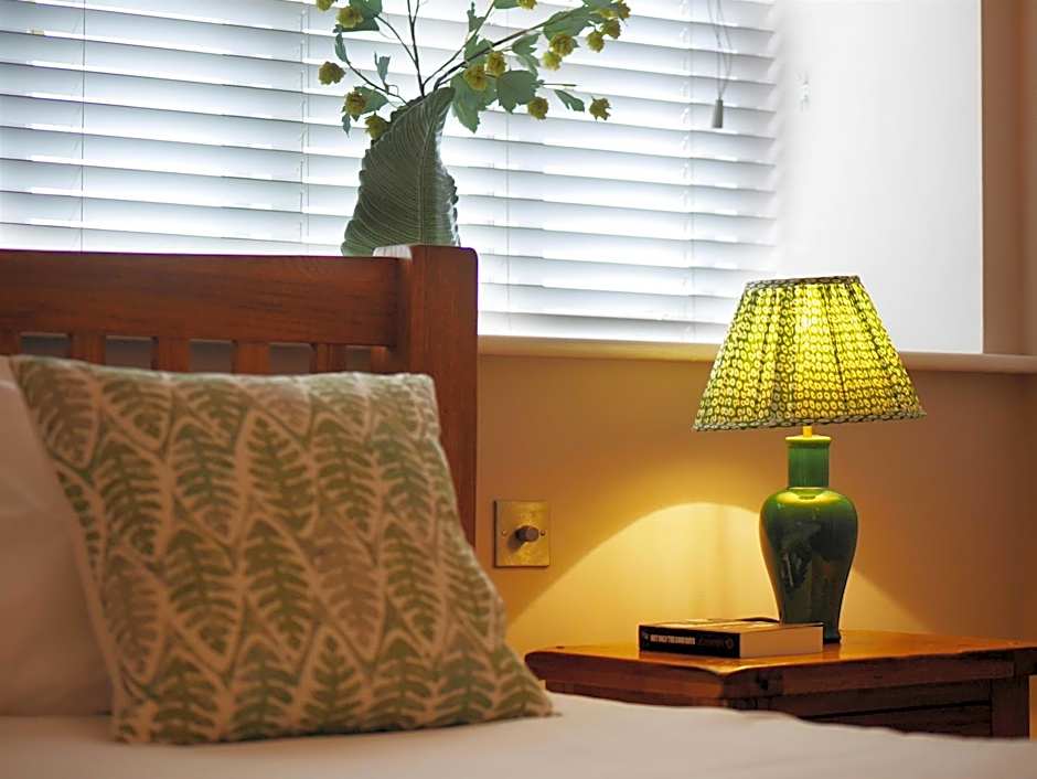 Bear and Ragged Staff