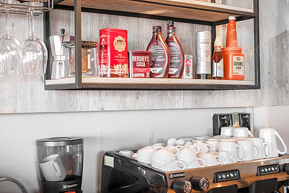 Breakers Hotel Rawai