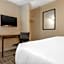 Econo Lodge Inn & Suites