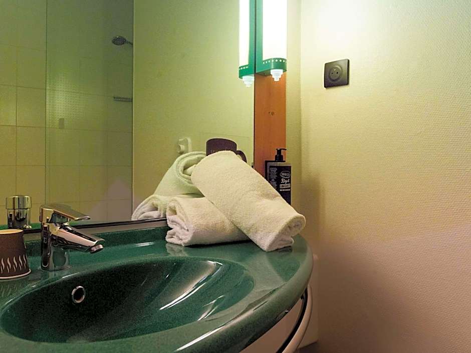 ibis Lyon Est Bron