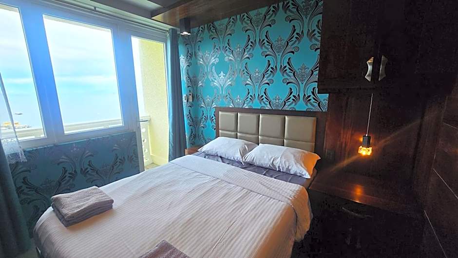 La Mirada Residences