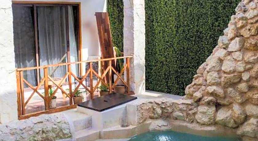 Lagoon Boutique Hotel