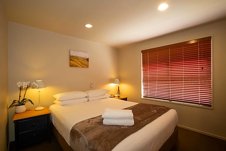 Cranbury Court Apartments